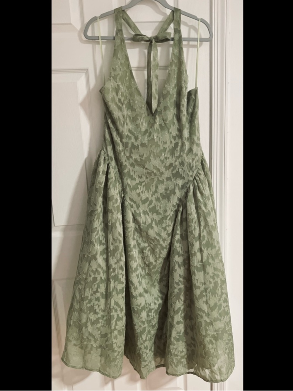 Fashion Nova | Elisa Textured Chiffon Midi Dress | Sage | XL - Picture 3 of 4